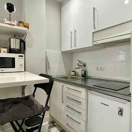 Apartment In 300 M From *